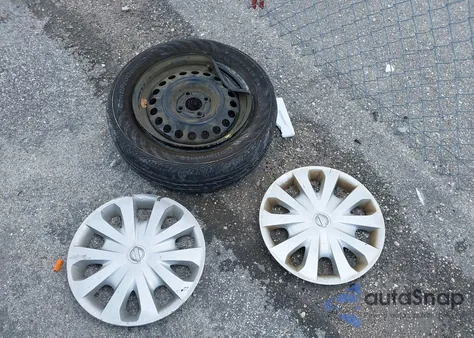 2018 Nissan Versa 1.6 Sv z USA, uszkodzony, nr VIN 3N1CN7AP5JL824649